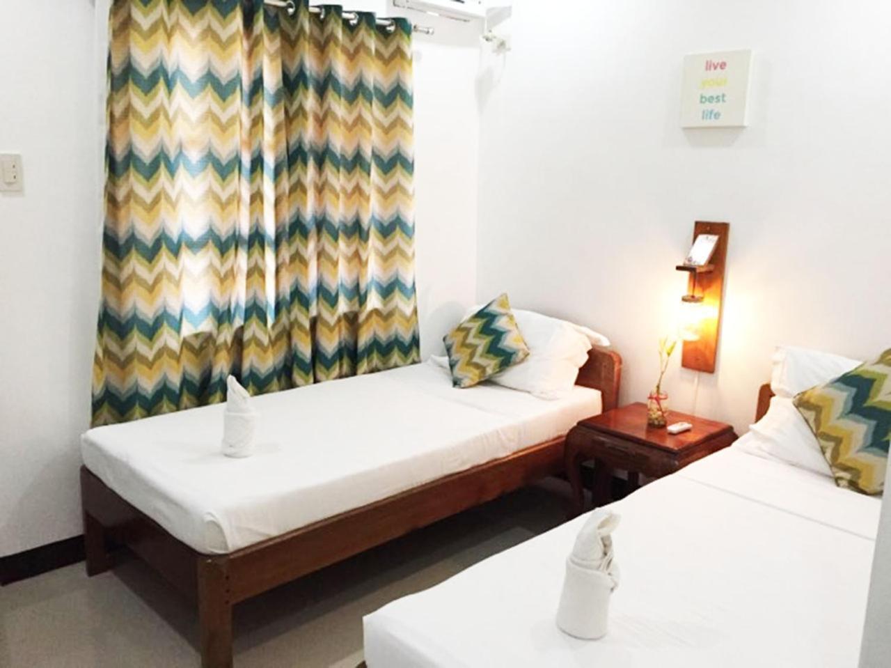 A&J Pension Puerto Princesa Luaran gambar