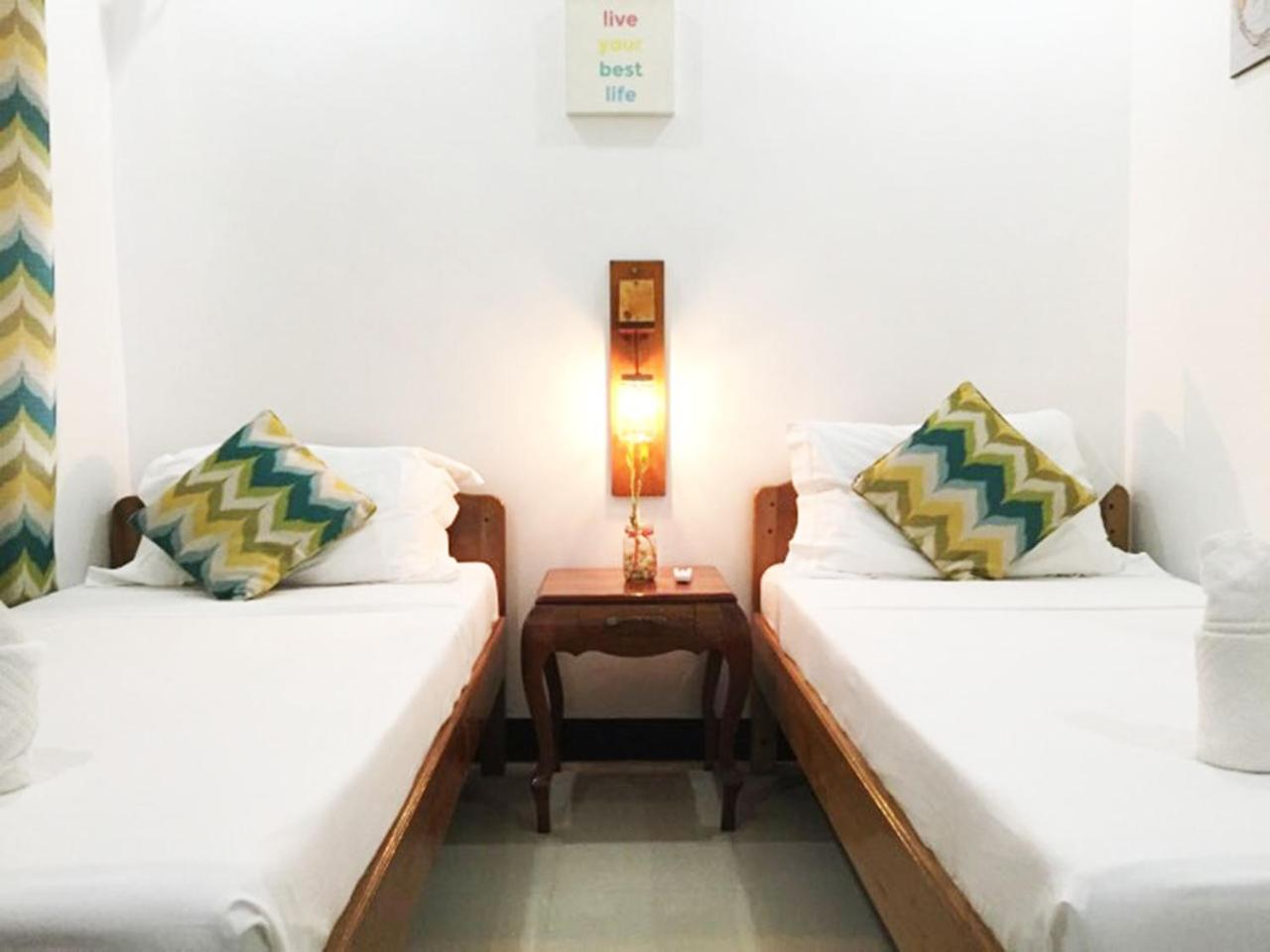 A&J Pension Puerto Princesa Luaran gambar
