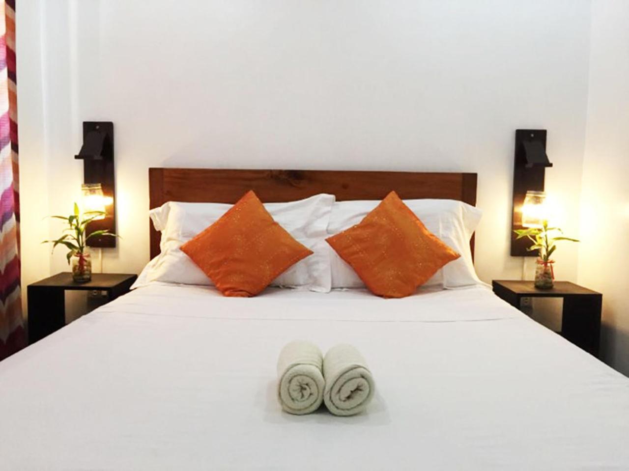 A&J Pension Puerto Princesa Luaran gambar
