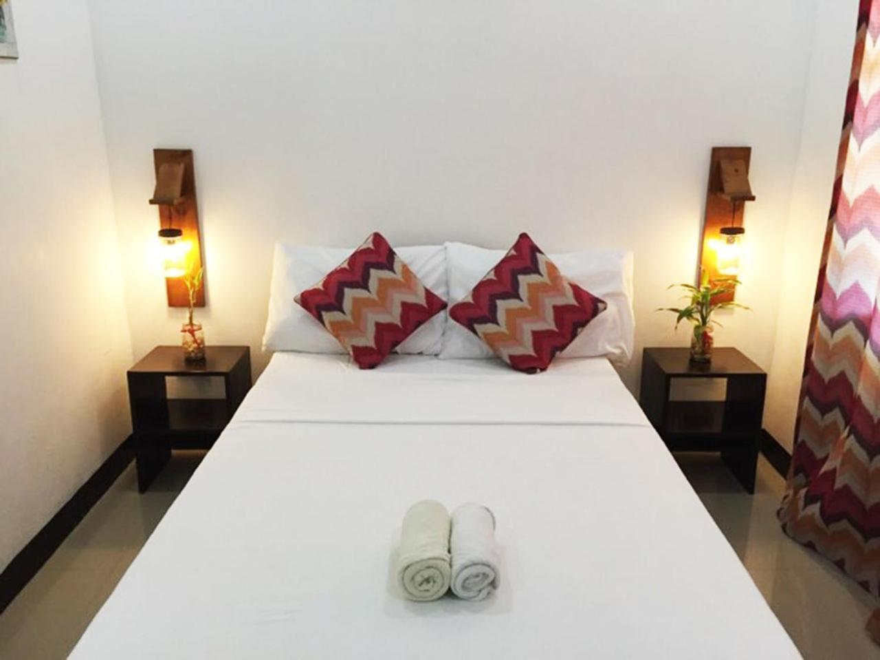 A&J Pension Puerto Princesa Luaran gambar