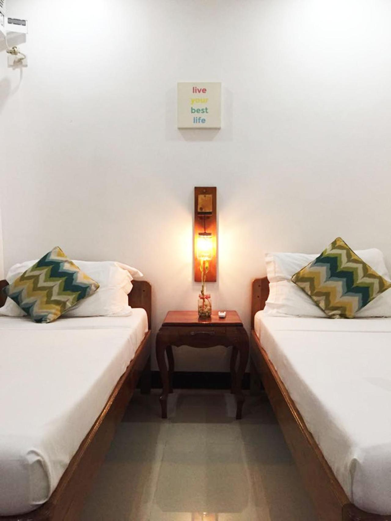 A&J Pension Puerto Princesa Luaran gambar