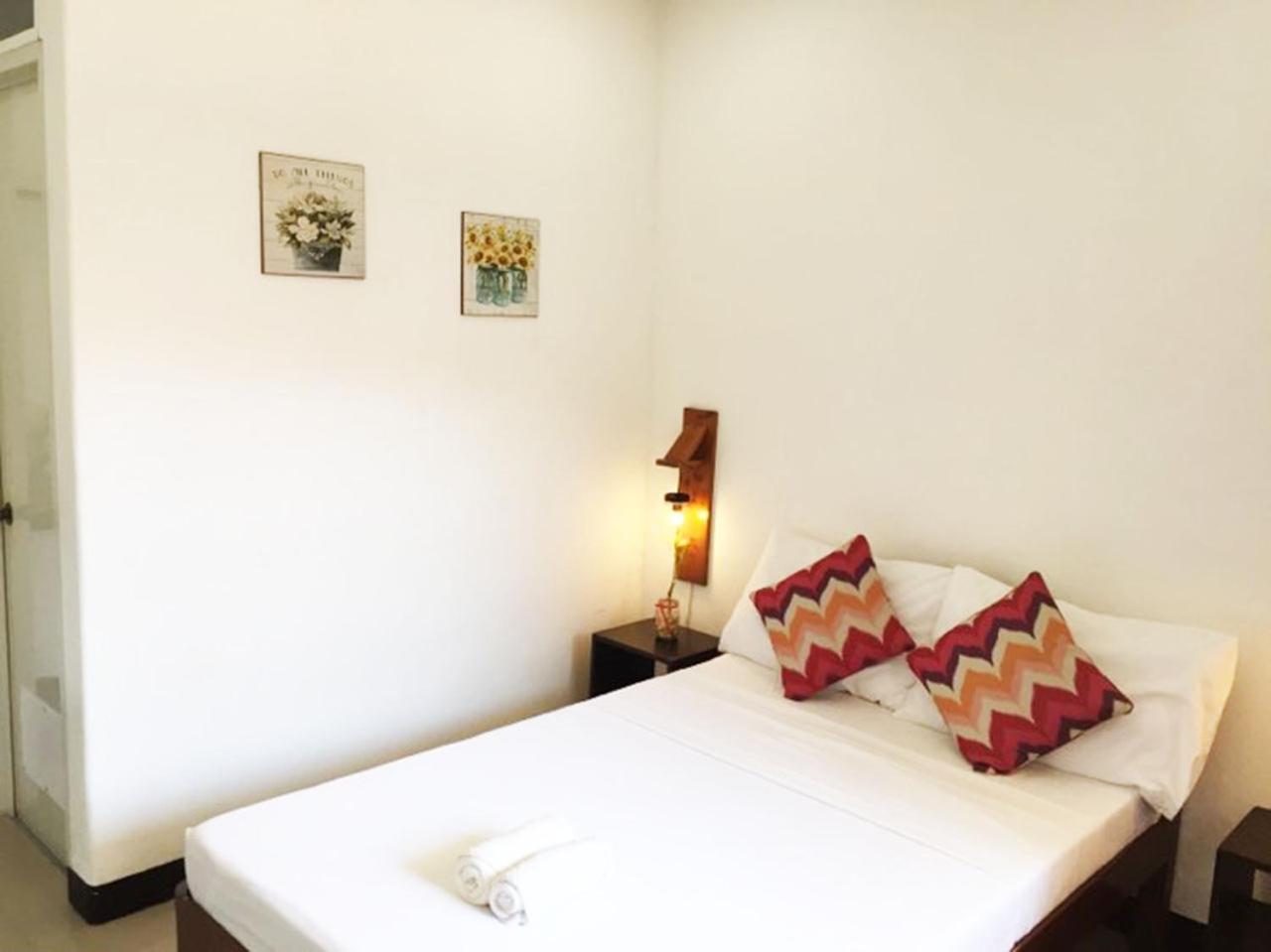 A&J Pension Puerto Princesa Luaran gambar